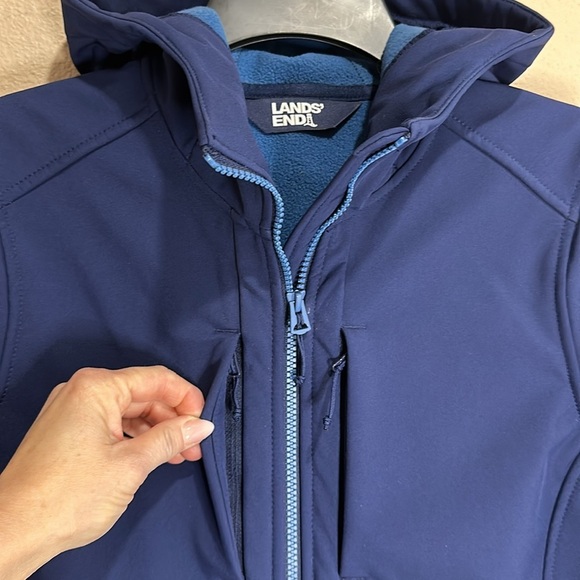 LAND’S END Women’s Stretch Softshell Fleece Hooded Jacket, Size S (6/8), EUC - Picture 2 of 9